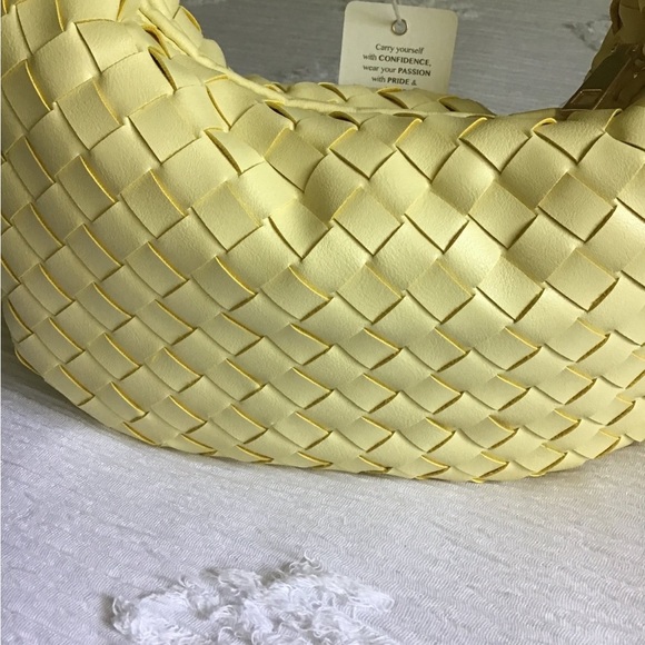 Yellow - Picture 2 of 6